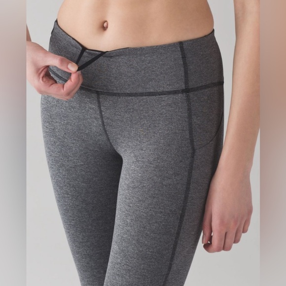 Lululemon Women’s Pace Rival Crop 22’ Leggings, Size 4 - Picture 3 of 14